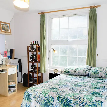 Angel Newbery Apartment